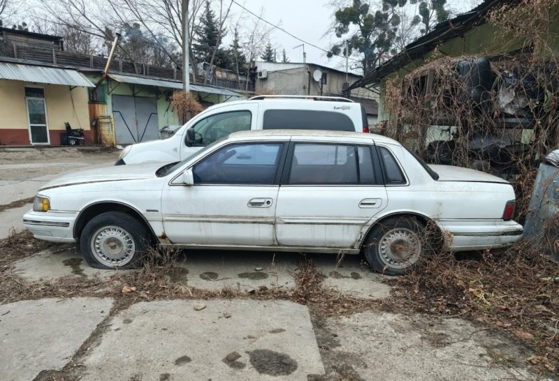 Lincoln Continental 1989 року: реставрація розкішного седана після 10 років на вулиці