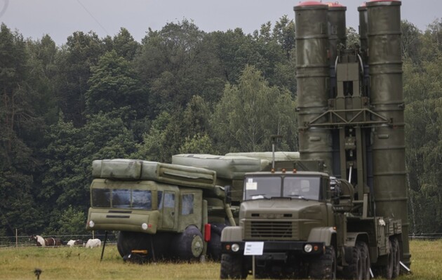 У російському місті Петербург почали демонтувати системи протиповітряної оборони ППО