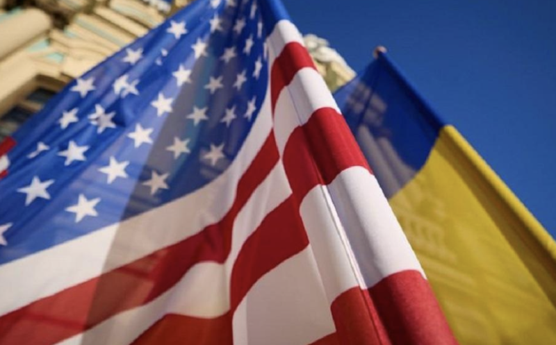 Понад 400 фахівців у США стежать за допомогою Україні