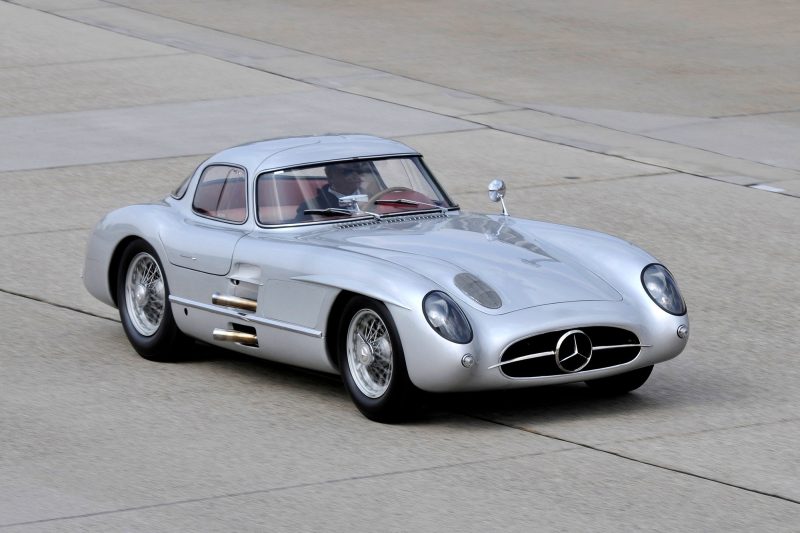 Легендарний Mercedes 300 SLR 1955 року встановлює новий рекорд на аукціоні