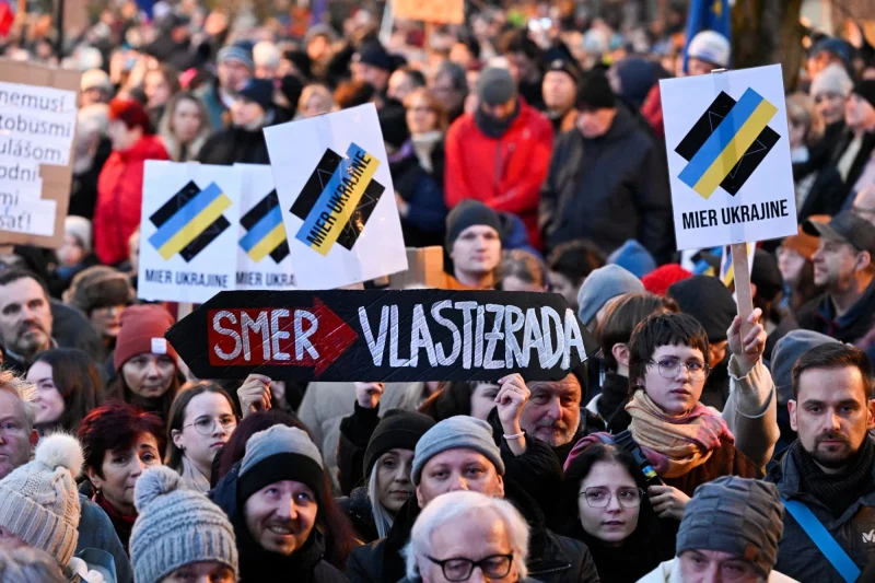 У Словаччині пройшли масштабні мітинги проти уряду