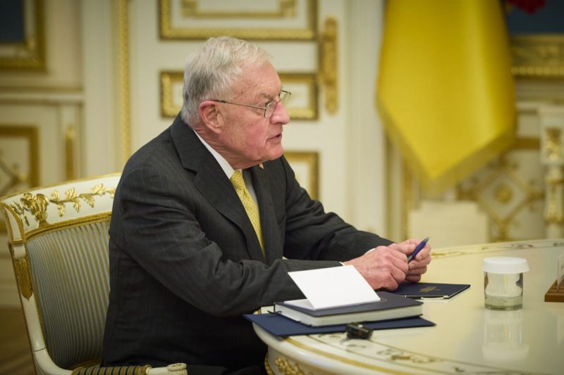Про що спілкувався Кіт Келлог з українськими елітами “за закритими дверима”