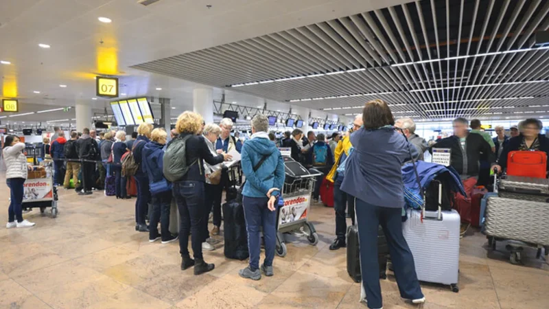 Через атаку хакерів у Європі скасовують рейси