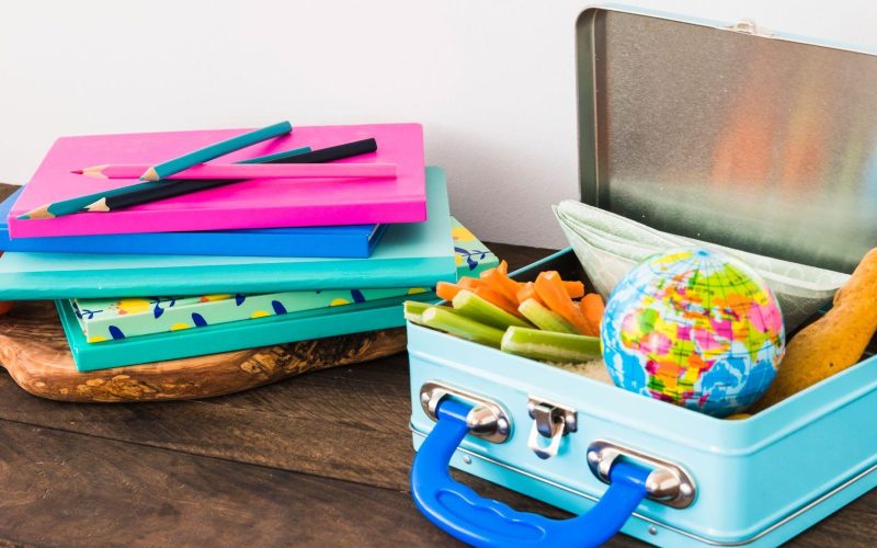 Пакунок школяра з 1 жовтня включатиме книги