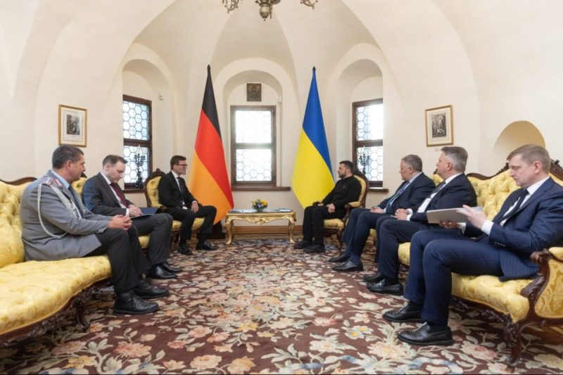 Президент України зустрівся з новопризначеними послами трьох країн