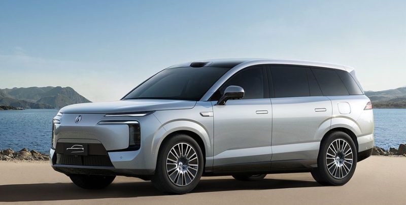 Denza N8L другого покоління, 1300 км ходу та розгін до “сотні” за 3,9 секунди