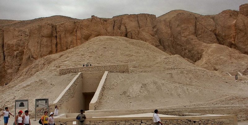 У Луксорі тріщить гробниця Тутанхамона, вода та вологість руйнують унікальні фрески
