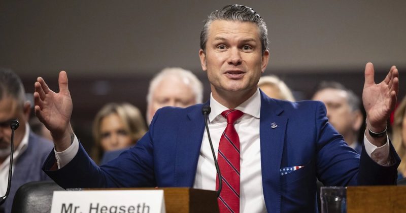 Міністр оборони США тричі призупиняв допомогу Україні, що відомо