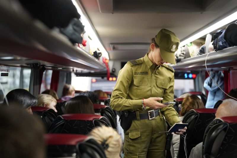 Нові правила перетину кордону з Польщею, збір біометричних даних стартує поступово