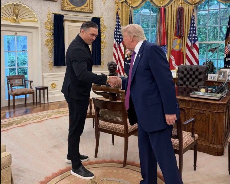 Трамп зустрівся з Усиком в Овальному кабінеті Білого дому